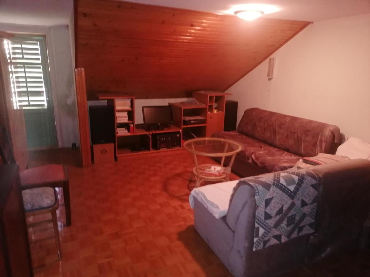 Marina Apartment End Rooms Vela Luka Bagian luar foto