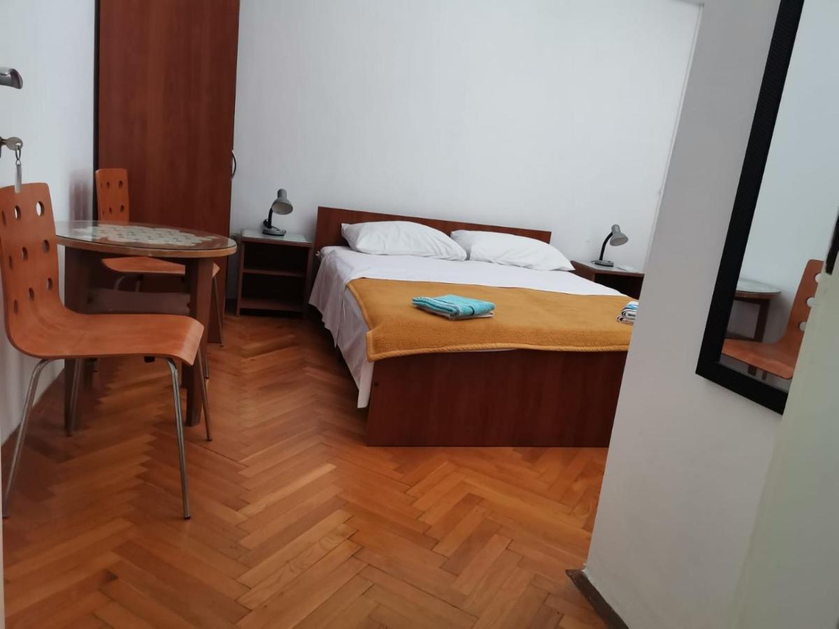 Marina Apartment End Rooms Vela Luka Bagian luar foto