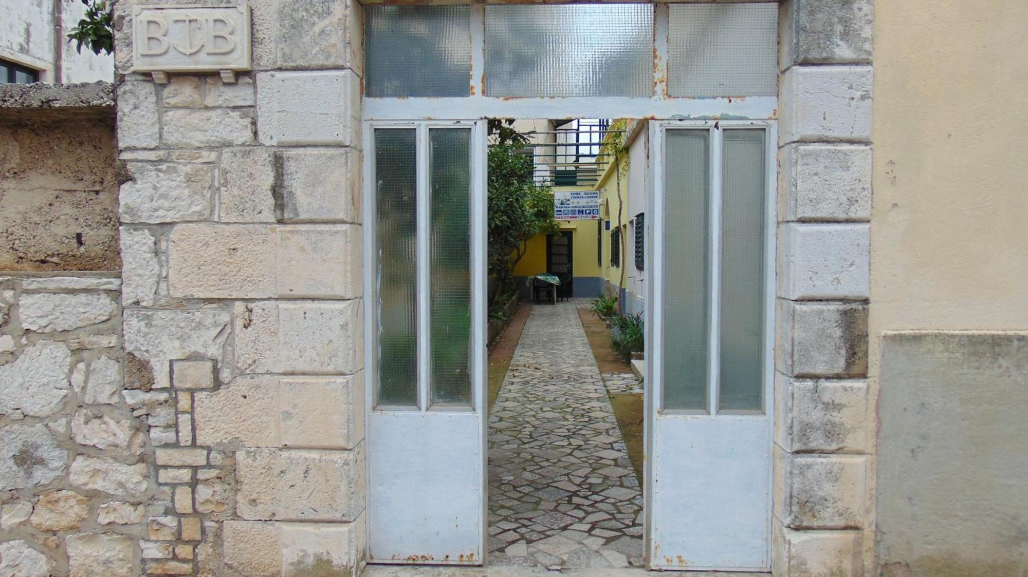 Marina Apartment End Rooms Vela Luka Bagian luar foto