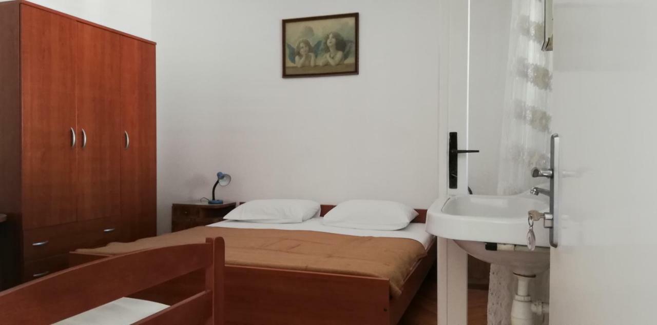 Marina Apartment End Rooms Vela Luka Bagian luar foto
