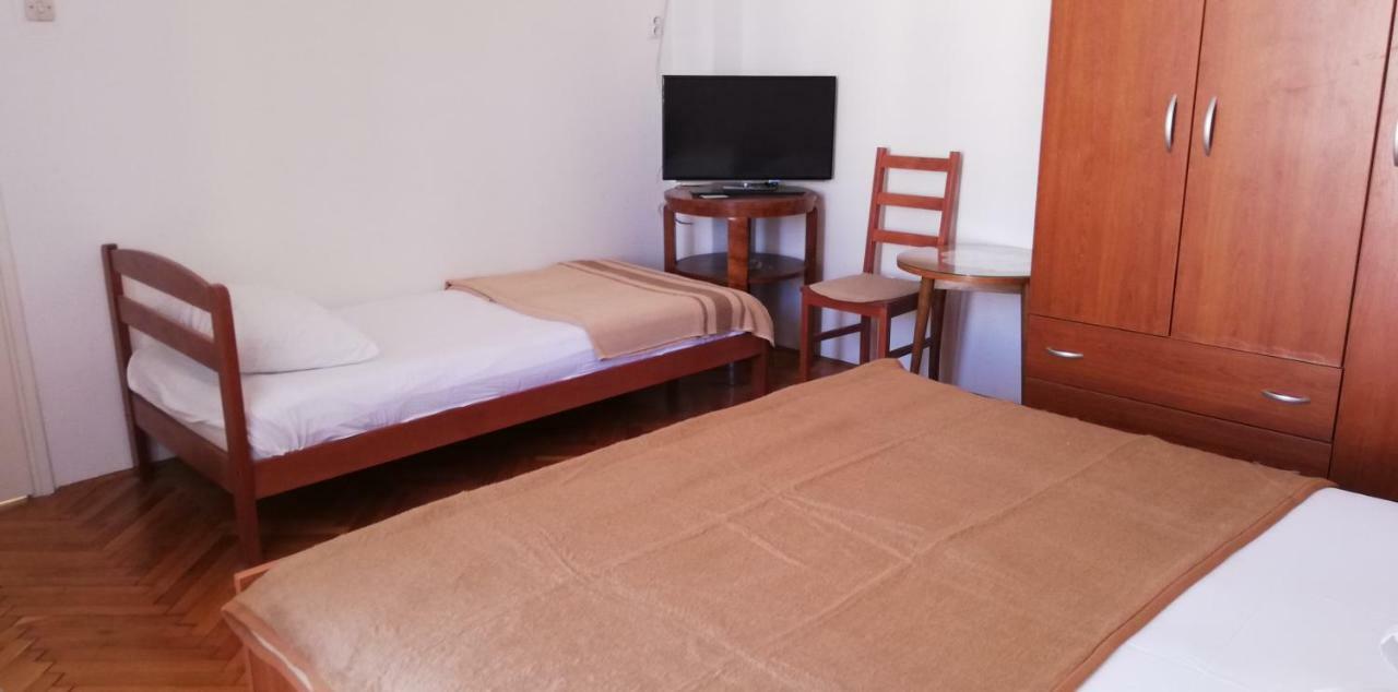Marina Apartment End Rooms Vela Luka Bagian luar foto
