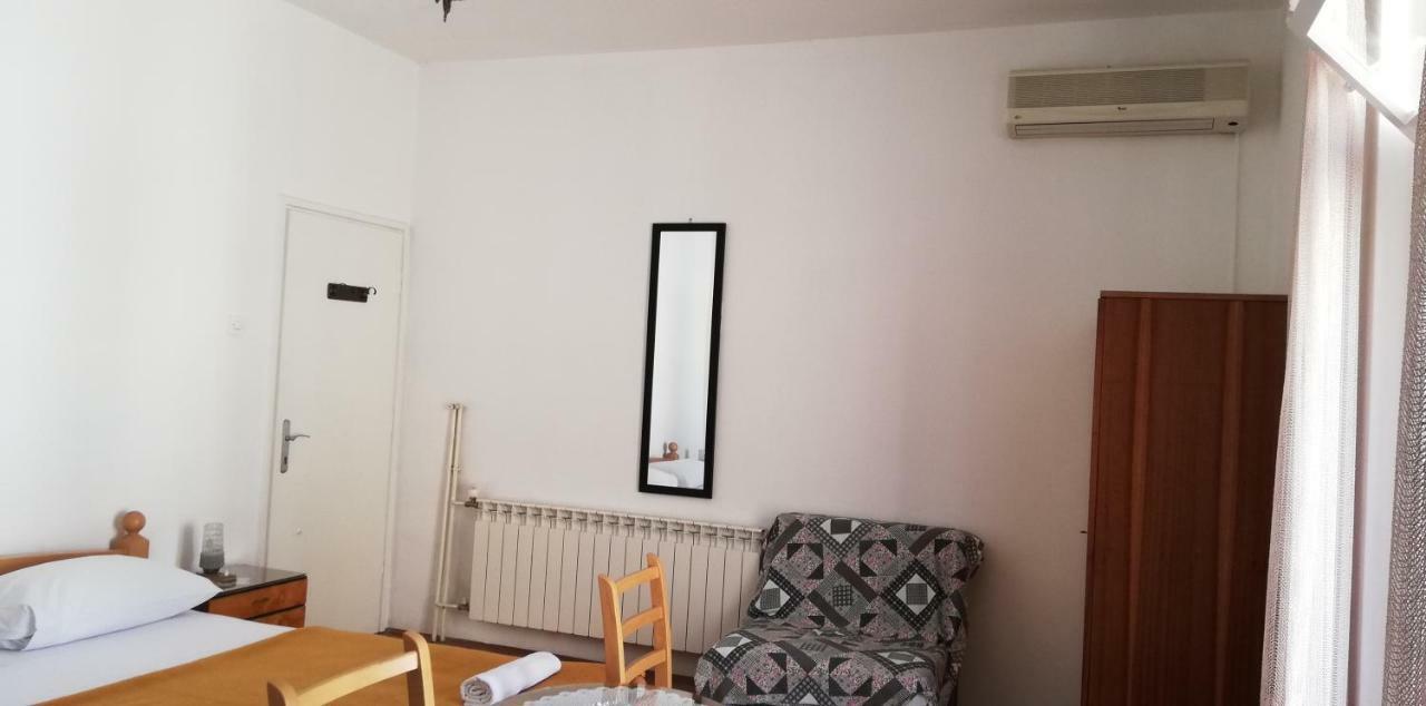 Marina Apartment End Rooms Vela Luka Bagian luar foto